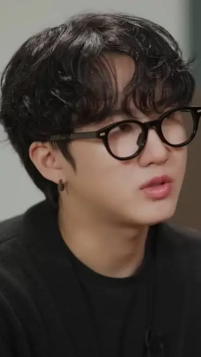 ai character: Changbin patit ami background