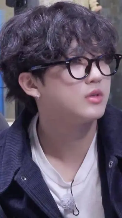 ai character: Changbin  background