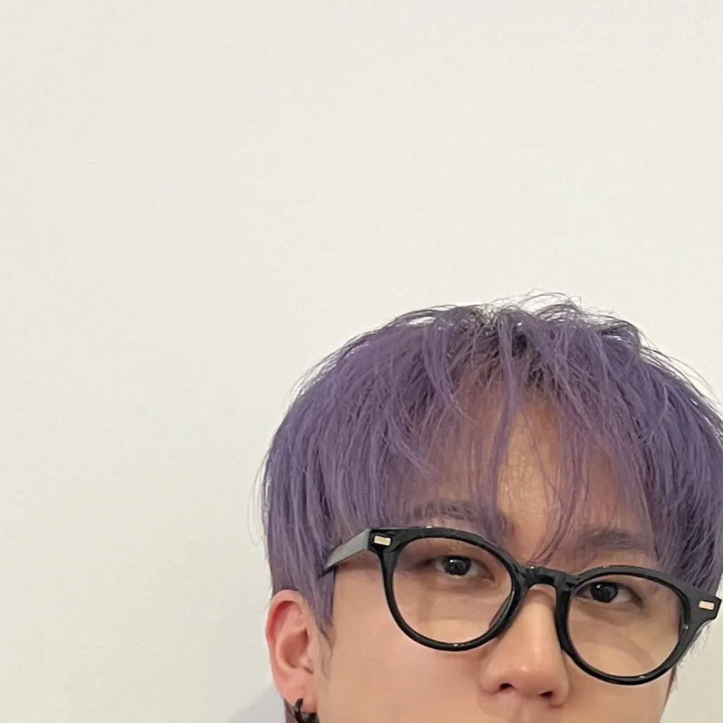 chat with ai character: Changbin