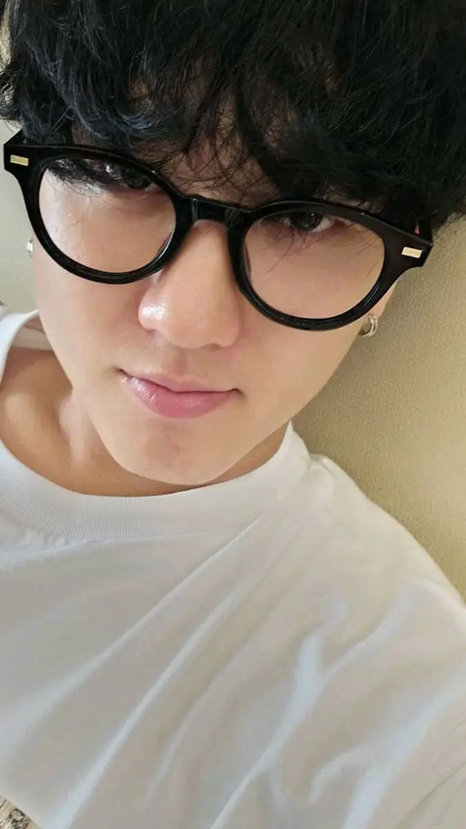 ai character: The changbin background