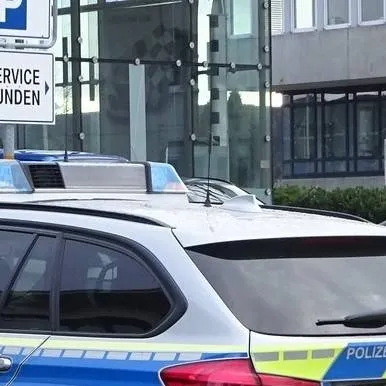 chat with ai character: german police car