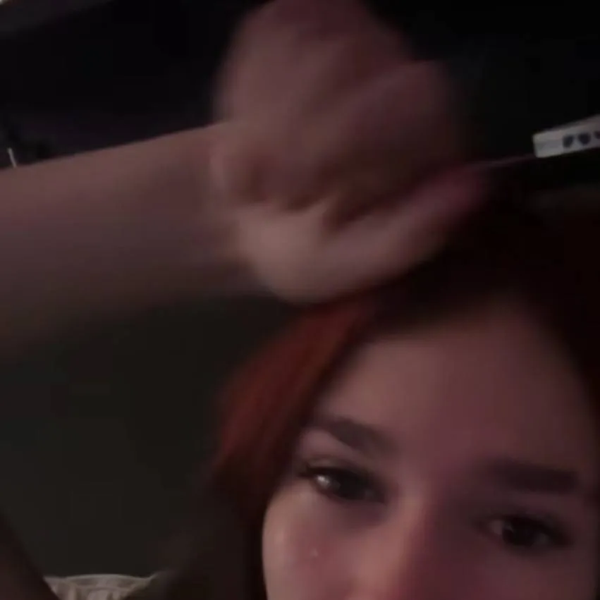 chat with ai character: Ali Ross