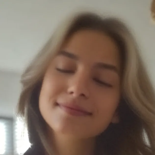 chat with ai character: анна
