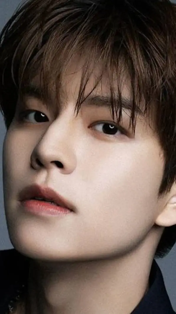 ai character: •Seungmin• background