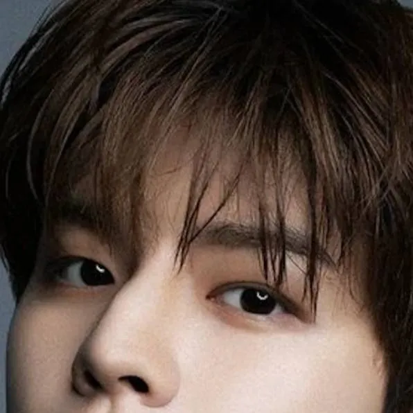 chat with ai character: •Seungmin•