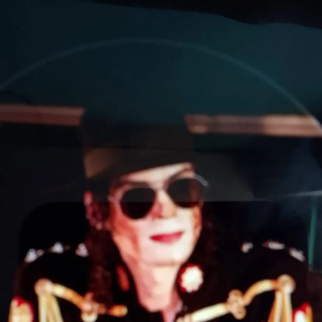 chat with ai character: Michael Jackson