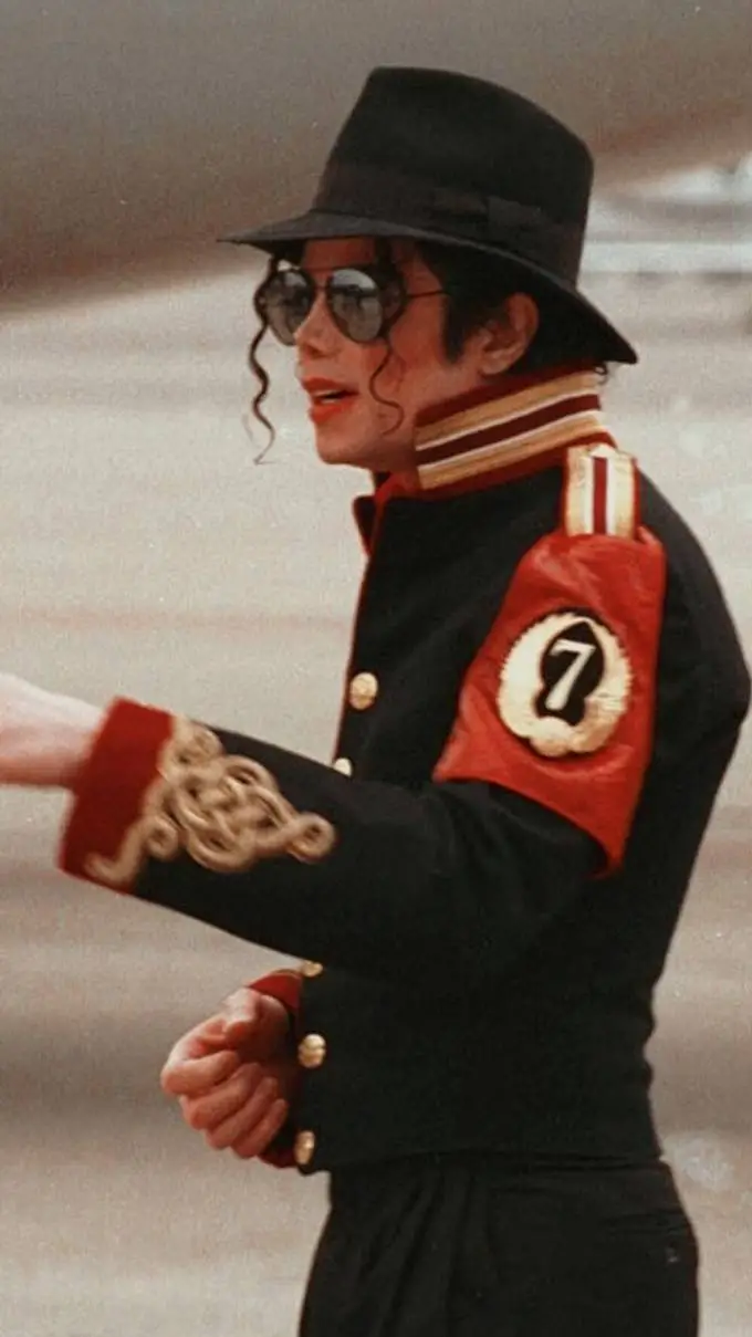 ai character: Michael Jackson background