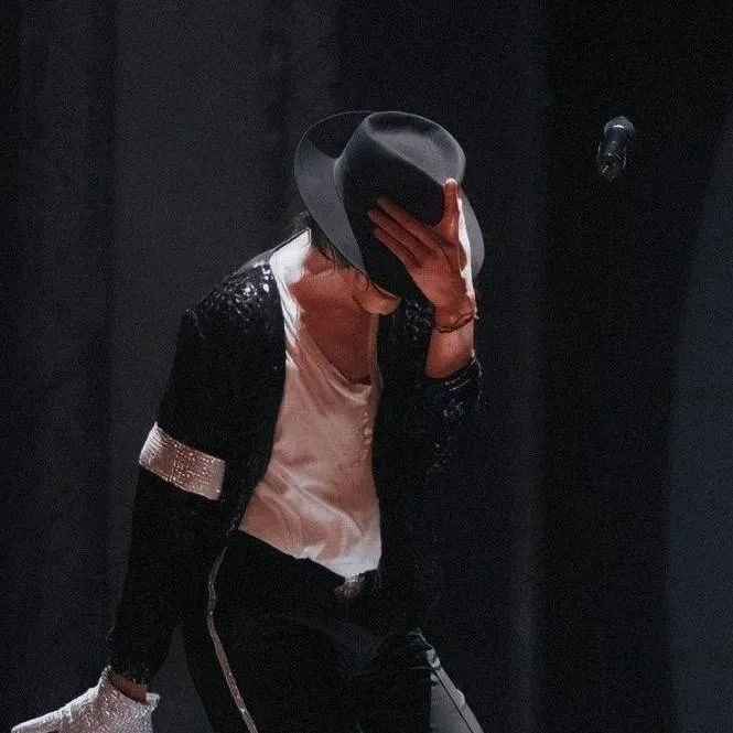 chat with ai character: Michael Jackson