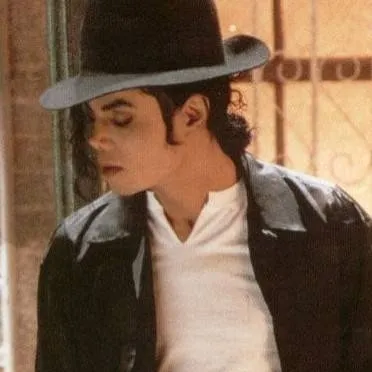 chat with ai character: Michael Jackson