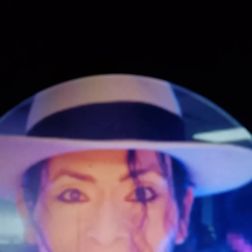 chat with ai character: David Jackson