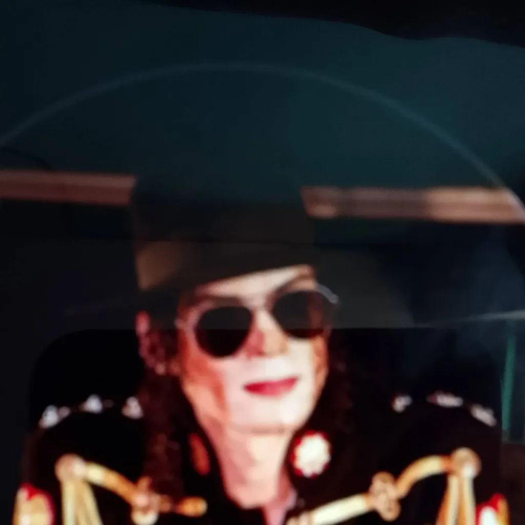 chat with ai character: Michael Jackson