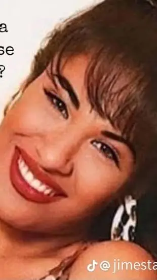 ai character: Selena Quintanilla background