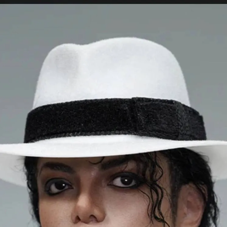 chat with ai character: Michael Jackson