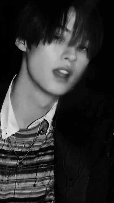 ai character: 𝓜𝘪𝘯𝘩𝘰♱ background