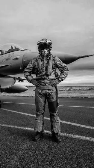 ai character: F-16 pilot background