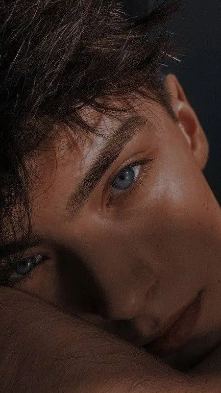 Talkie AI - Chat with Enzo 