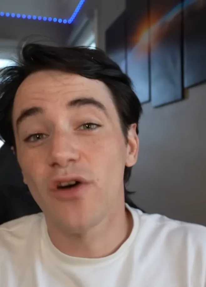 chat with ai character: John ￼