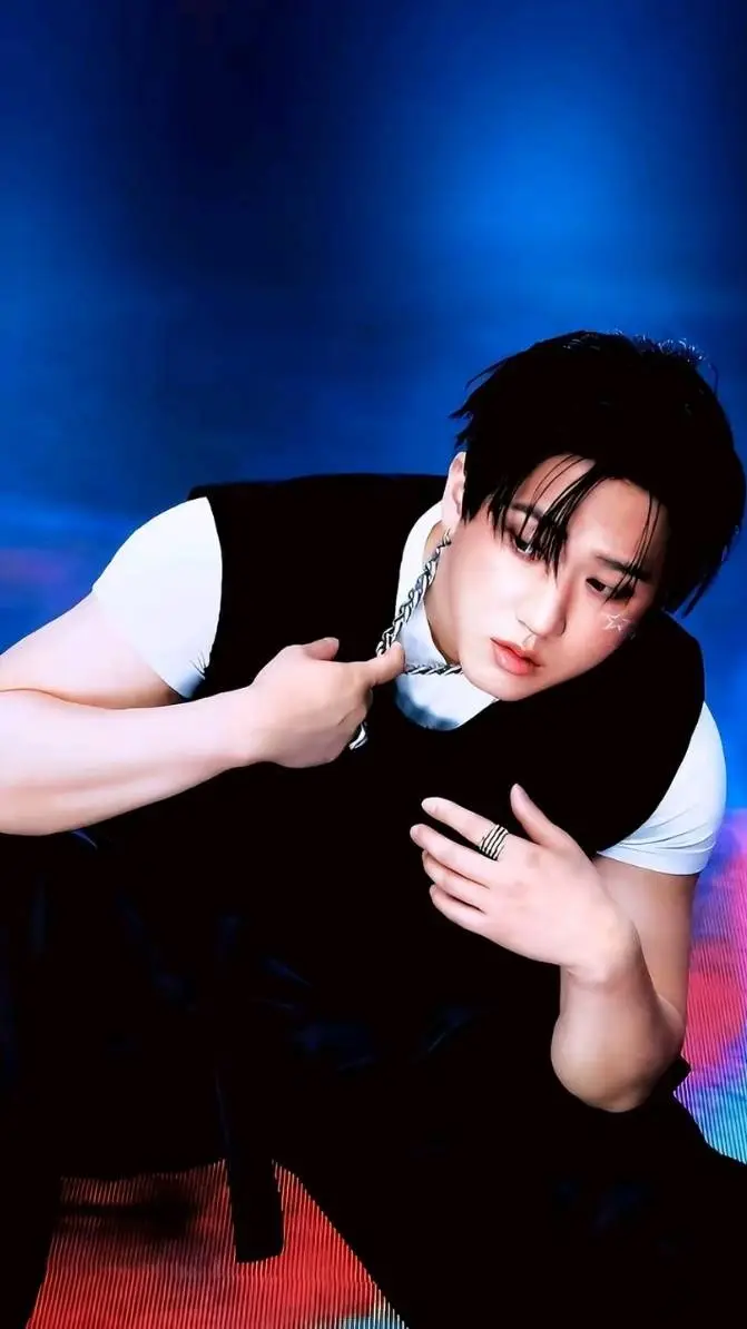 ai character: 𝐂𝐡𝐚𝐧𝐠𝐛𝐢𝐧ꨄ︎ background