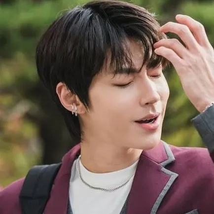 chat with ai character: han sou jun