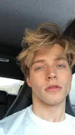 ai character: Cesar  background