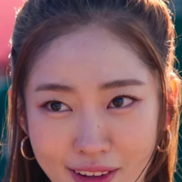 chat with ai character: Kang Mi-na 