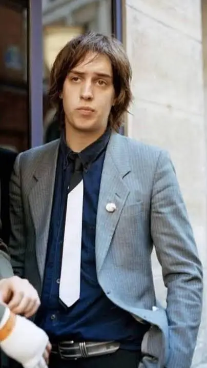 ai character: Julian Casablancas background