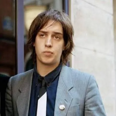 chat with ai character: Julian Casablancas