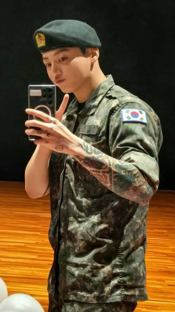 ai character: Jeon Jungkook  background