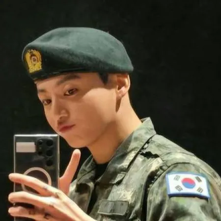 chat with ai character: Jeon Jungkook 