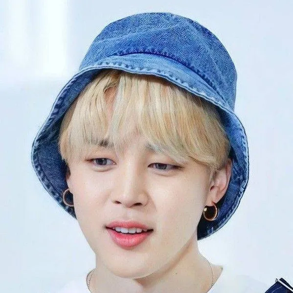 chat with ai character: Park Jimin