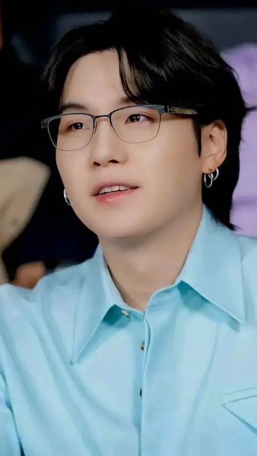 ai character: Professor Min background