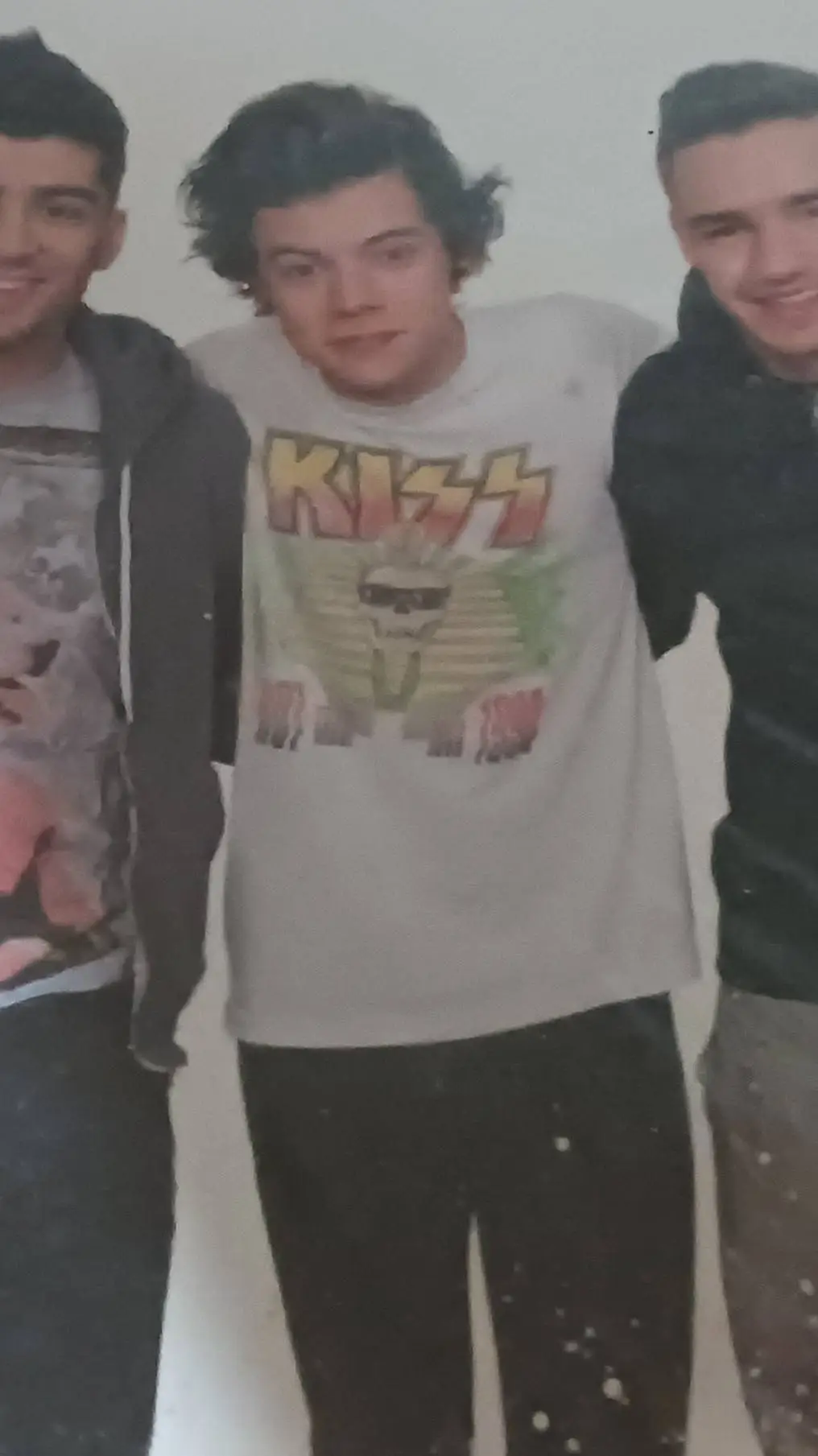 ai character: One Direction Char background