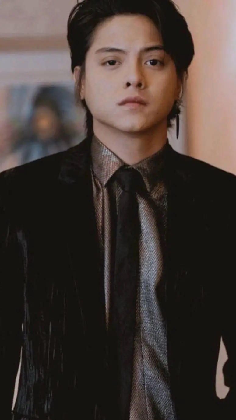 ai character: Daniel Padilla background