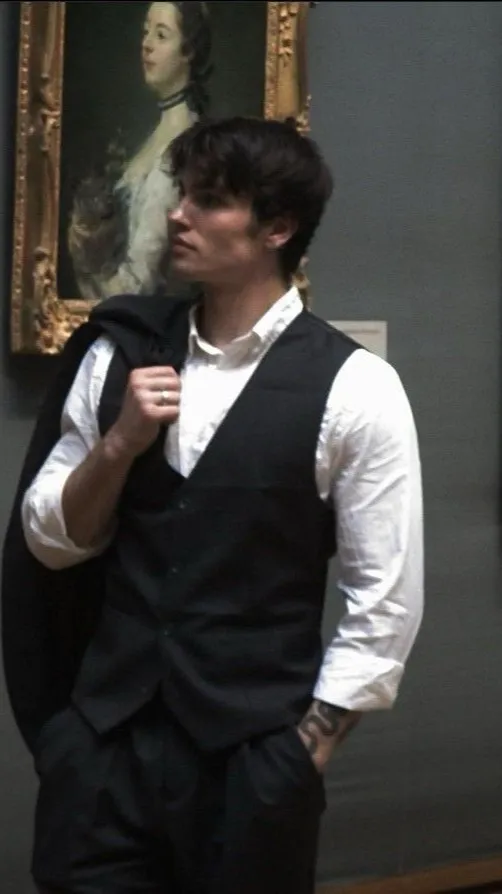 ai character: 𝑺𝒚𝒐𝒏 background