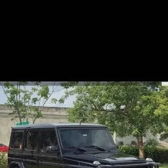 chat with ai character: Benz-G wagon 