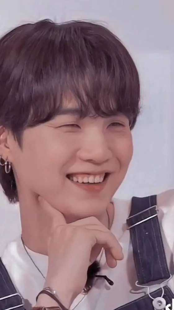 ai character: suga 🌸🌸 background