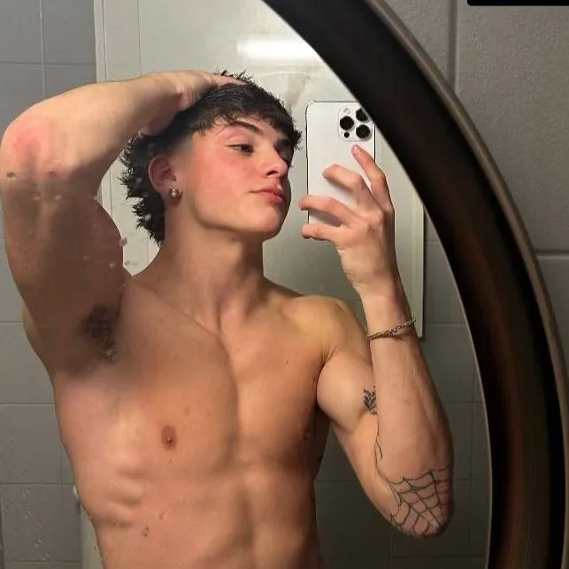 chat with ai character: Thiago 