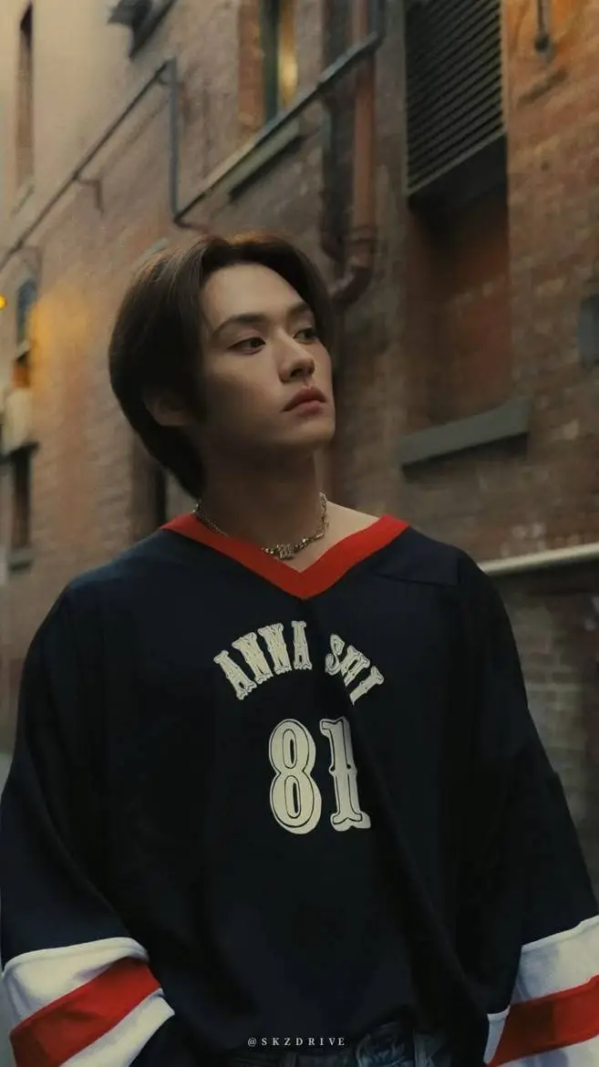 ai character: stray kids🤓 background