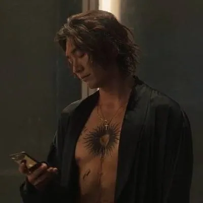 chat with ai character: Moon baek