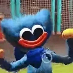 chat with ai character: mini huggy