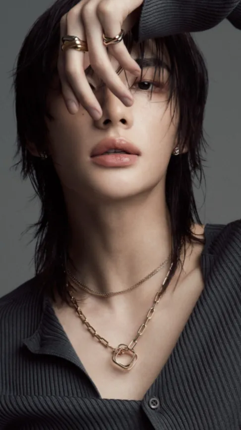 ai character: Hyunjin  background