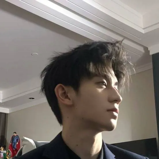 chat with ai character: 𝑱𝒂𝒎𝒆𝒔 𝑹𝒆𝒊𝒅