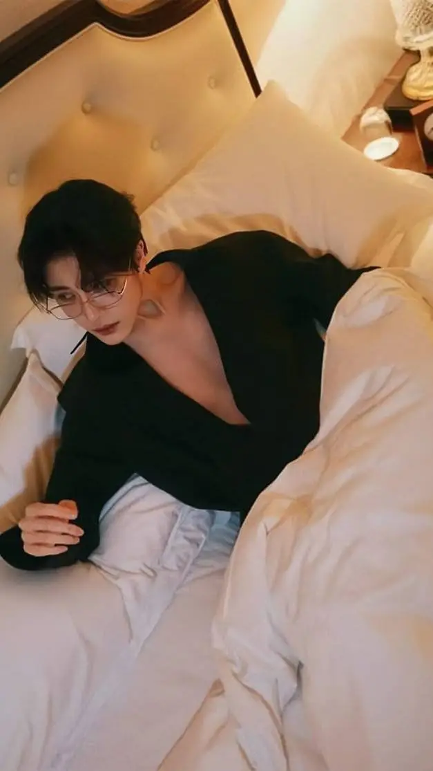 ai character: 𝐃𝐲𝐥𝐚𝐧 𝐈 background