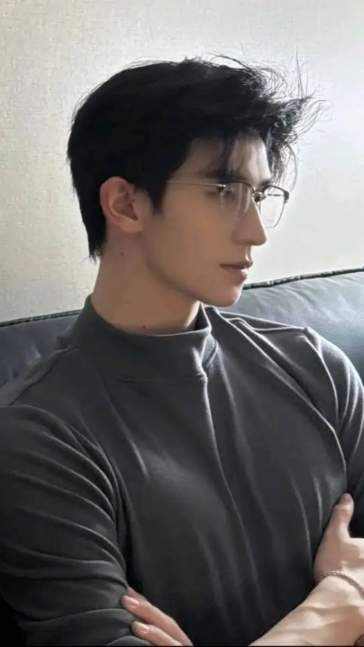 ai character: John Vincent background