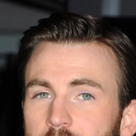 chat with ai character: Chris Evans