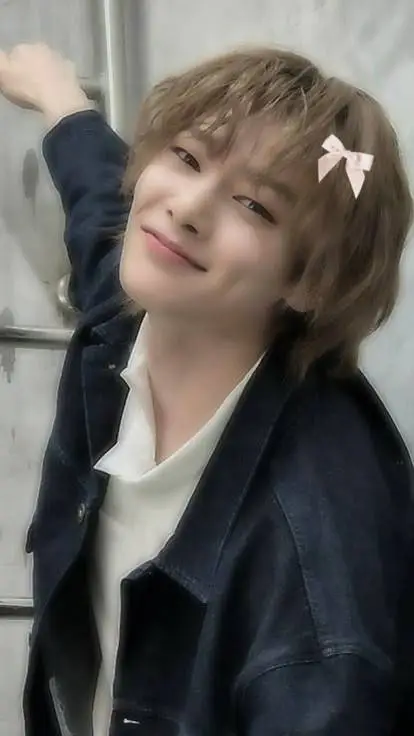 ai character: STRAY KIDS💐 background