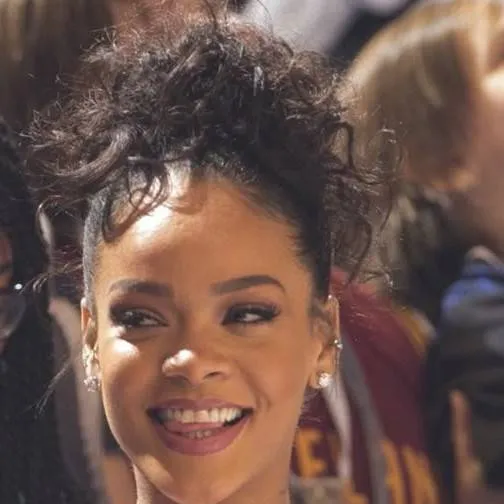 chat with ai character: Riri