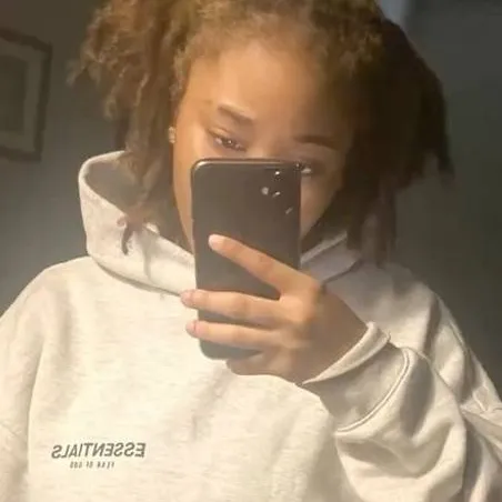 chat with ai character: Ziyari