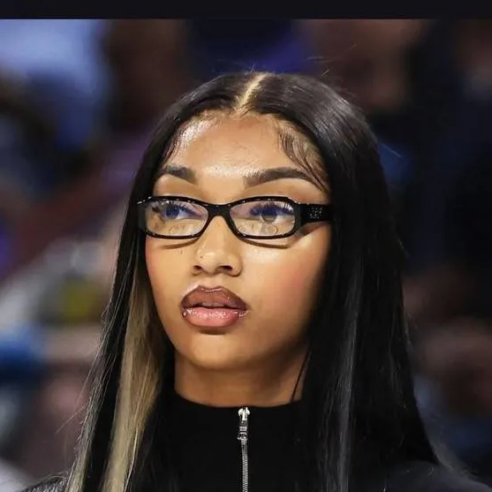 chat with ai character: Angel Reece 