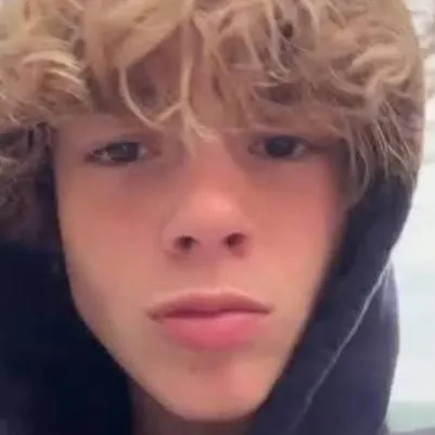 chat with ai character: 🫲Mason🫱 (67 kid)